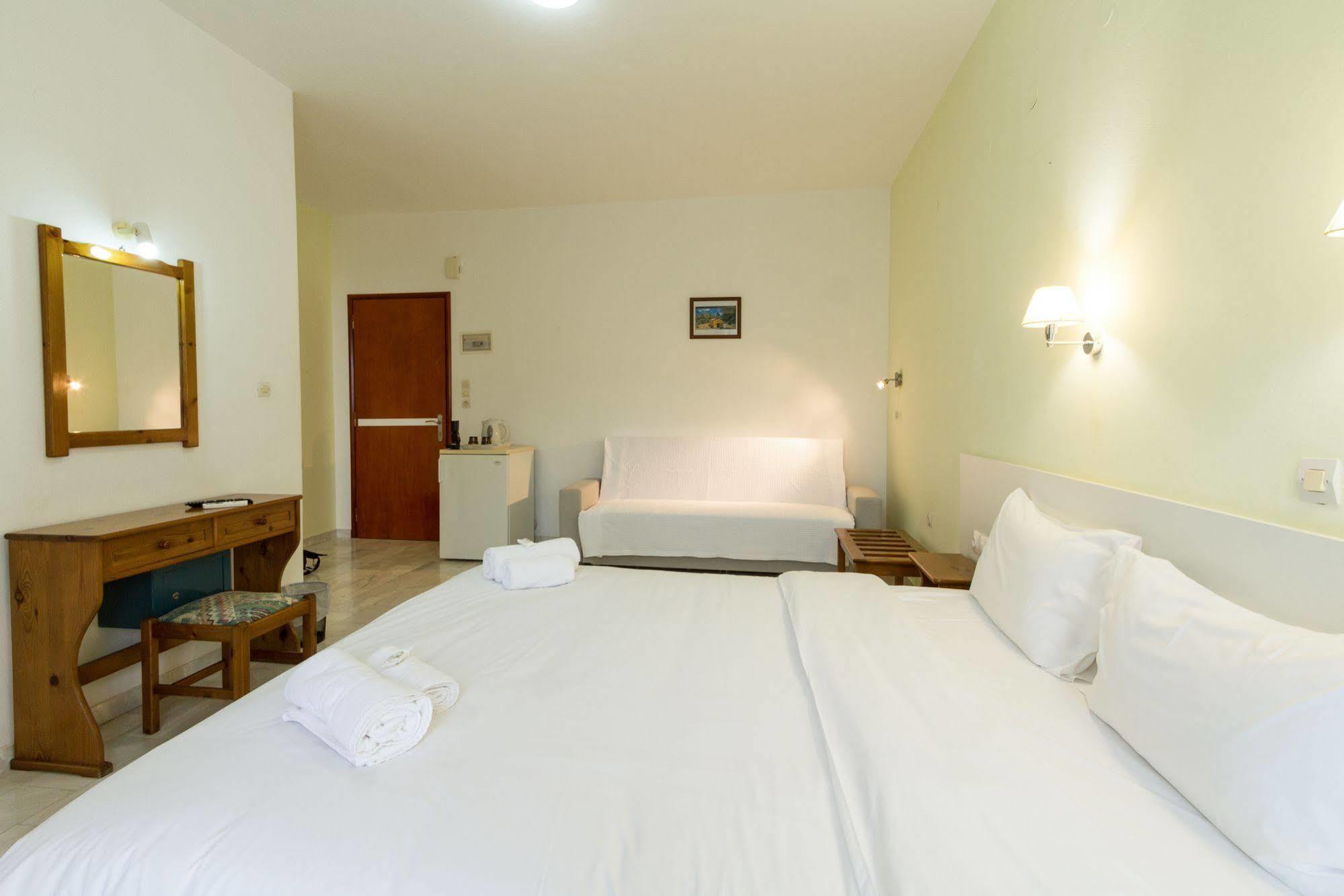 Revekka Rooms 基萨莫斯 外观 照片